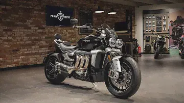 МотоСмотр: Triumph Rocket 3 GT в чёрном цвете